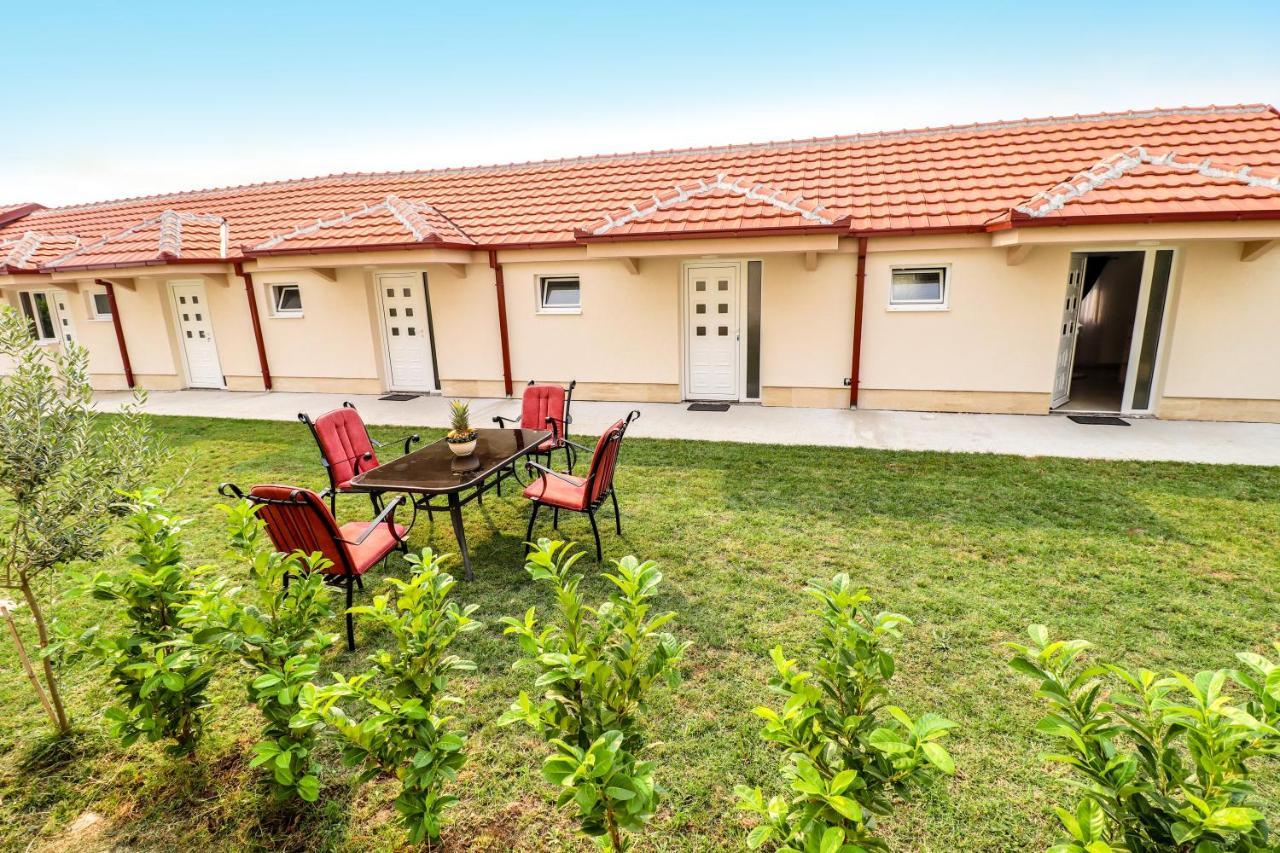 Simo Apartments Airport Podgorica Exterior foto