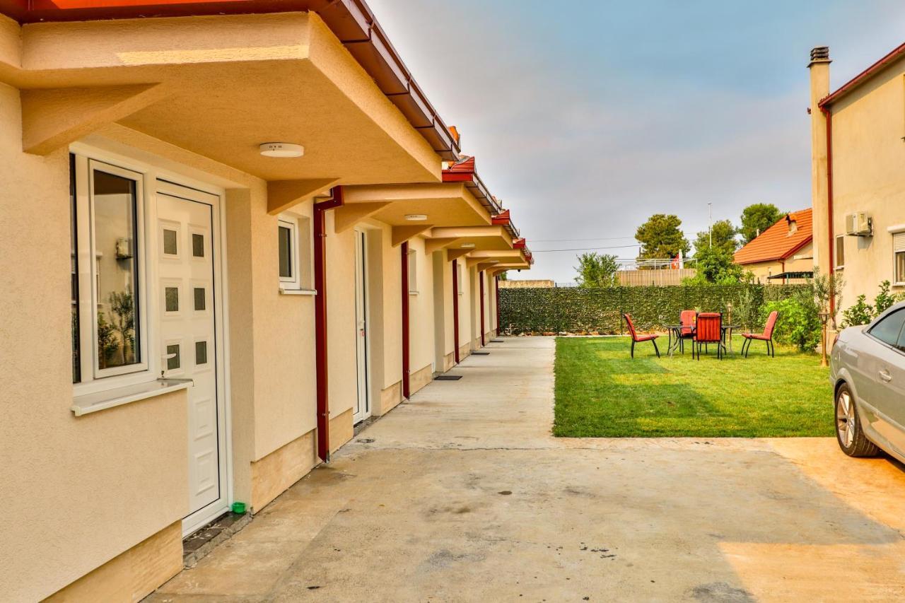 Simo Apartments Airport Podgorica Exterior foto