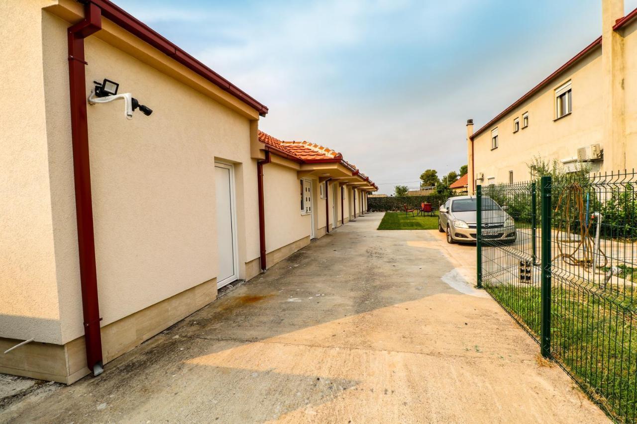 Simo Apartments Airport Podgorica Exterior foto