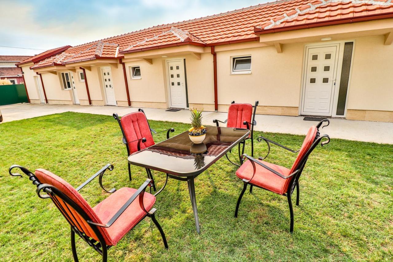 Simo Apartments Airport Podgorica Exterior foto