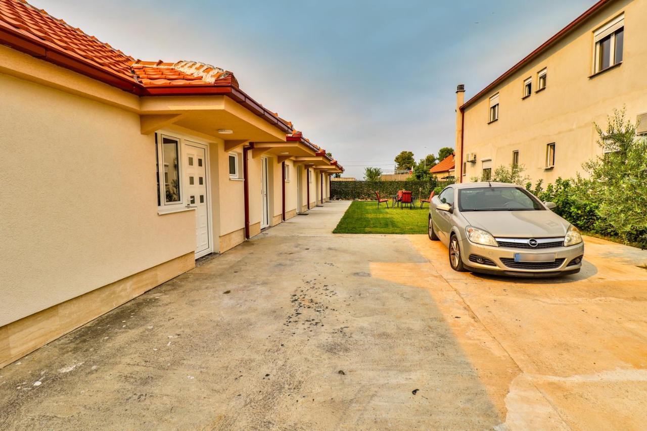 Simo Apartments Airport Podgorica Exterior foto